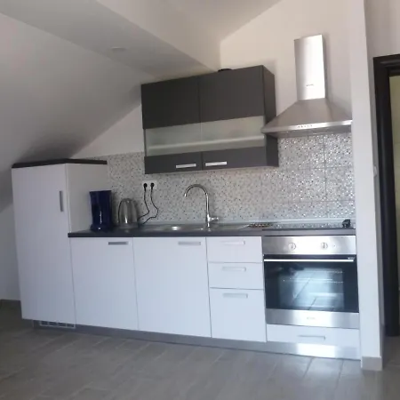 Jana Apartment *